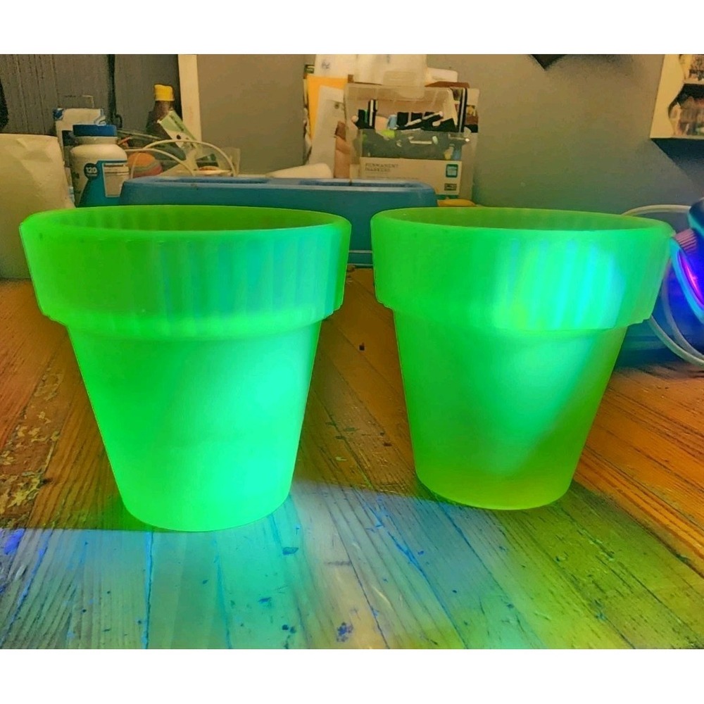 Vintage Set Of 2 Fenton Uranium Satin Green Glass Miniature Flower Pots Rare